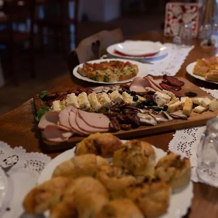 Country house Domacinstvo Cikic