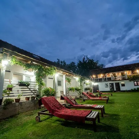 Domacinstvo Cikic Casă la țară Zasavica